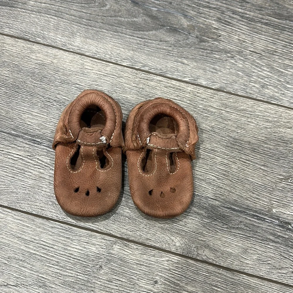 • Freshly Picked • Toddler Girls Red Rocks Mary Jane Moccasins Leather Hard Sole